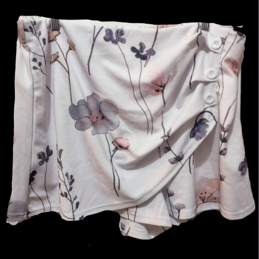 Plus Size Skorts 3XL White w/ Flowers